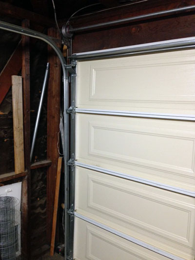 Garage Door Repair Vista Ca, Garage Door Gaps On Sides